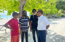 Former President Mohamed Nasheed meets with a few locals in a Baa atoll island-- Photo: The Democrats