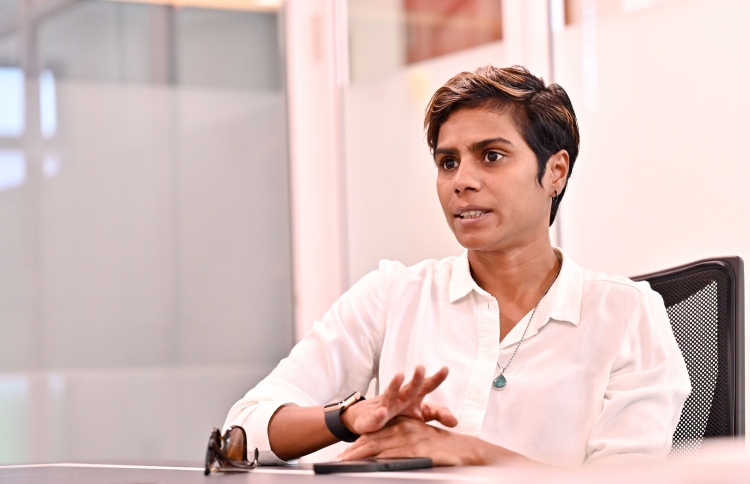 ސަބަބެއް ނެތި ނީލާ ގައުމީ ޓީމުން އެކަހެރިކޮށްފައި