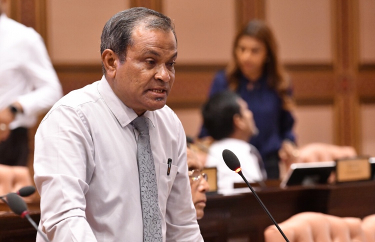 ފުލުހުންގެ އަމުރަށް ނުކިޔަމަންތެރިވެފައި ނުވާނެ: އާމިރު