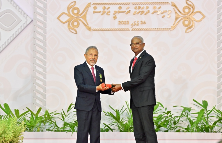 މުސްތޮފާއަށް ދައުލަތުގެ މަތީ އިއްޒަތް އަރުވައިފި