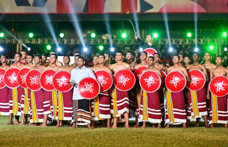 މިނިވަން ދުވަހުގެ ހެވިކަމާއި ކުޅިވަރު ހަރަކާތްތައް ބާއްވައިފި