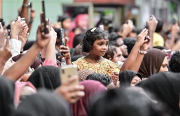 Crowd taking photographs of the parade held by MNDF to celebrate Maldives' Independence Day on July 27, 2023 -- Photo: Nishan Ali / Mihaaru
