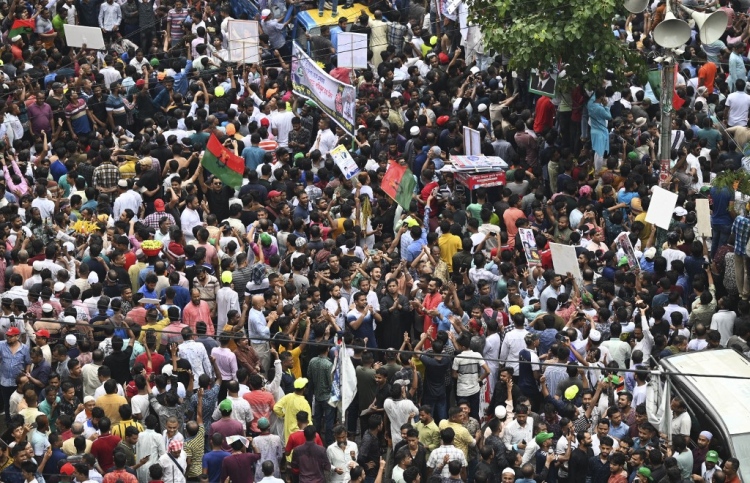 ހަސީނާއާ ދެކޮޅަށް ބަންގްލަދޭޝް ރައްޔިތުން މަގުތަކަށް