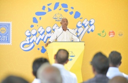 President Solih speaks with Bilehfahi residents during his campaign visit-- Photo: MDP