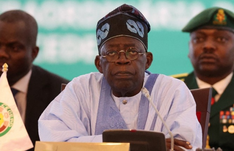 ނައިޖަރަށް އަސްކަރީ ނުފޫޒެއް ނުފޯރުވުމަށް އިންޒާރުކޮށްފި