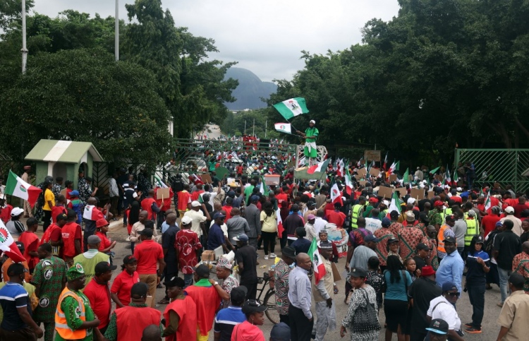 ފައިސާ ބެހި ތަނެއްގައި ފިތިބާރުވެގެން ބަޔަކު މަރުވެއްޖެ