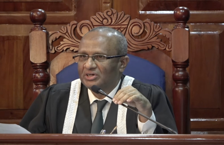 ސުއޫދަކީ އެކްޓިވިސްޓެއް ކަމަށް މަޖިލީހުގައި ސިފަކޮށްފި