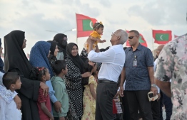 President Solih was greeted by the locals of Dhaalu atoll Meedhoo upon arrival-- Photo: MDP