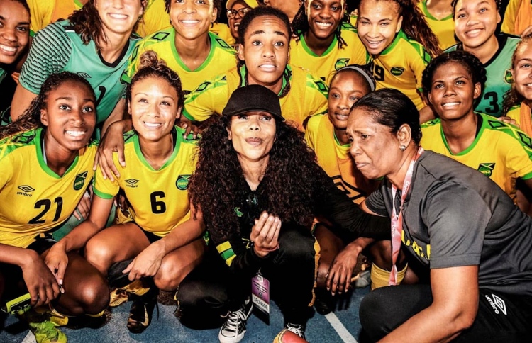 ޖަމައިކާ ޓީމުގެ ފަހަތުގައި ހުރީ ބޮބް މާލީގެ ދަރިފުޅު