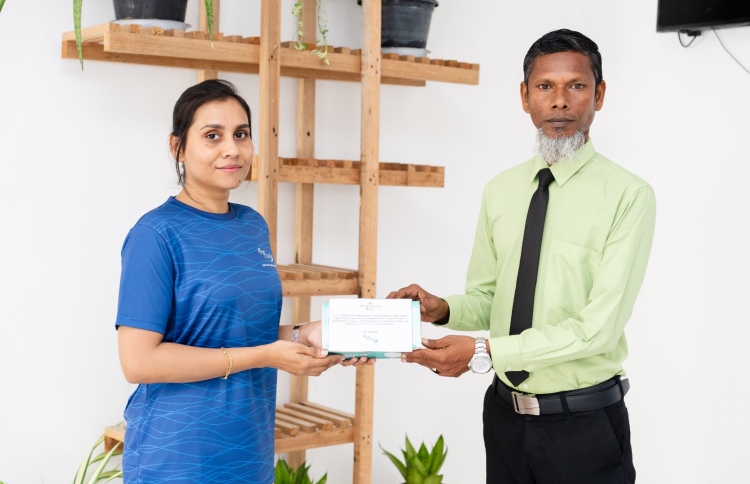 އައިކެއާއިން ފޭސް މާސްކް ހަދިޔާކޮށްފި