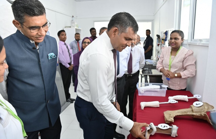 މަސްނޫއީ އަތާއި ފައި ހަދައިދޭ ލެބް ހުޅުވައިފި