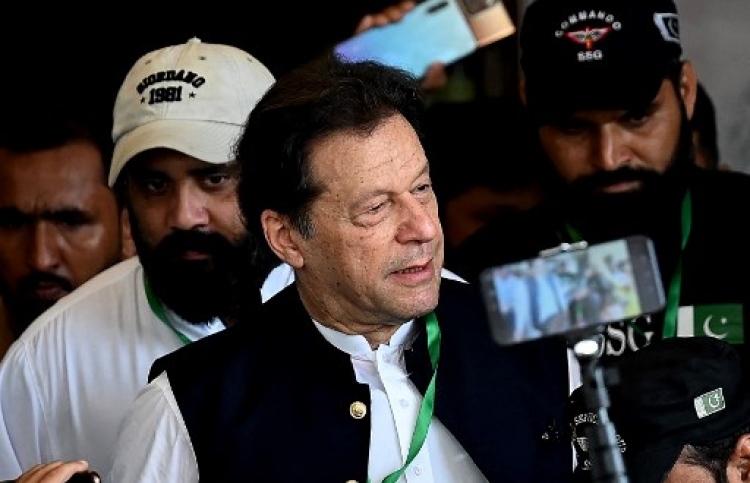 ސިޔާސީ ހަރަކާތްތައް އިމްރާނަށް 5 އަހަރަށް މަނާކޮށްފި