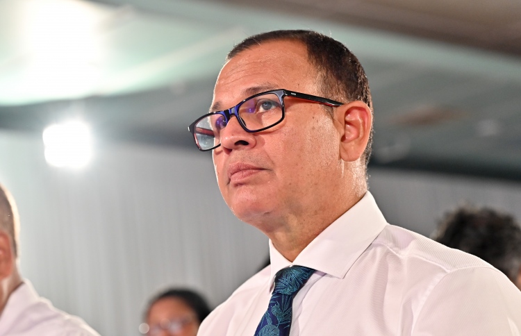 "ބޭރުގެ ނުފޫޒުން ދިވެހި ބަސް ހަލާކުވިޔަ ނުދީ"