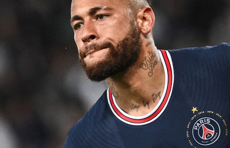 ދުނިޔޭގެ އެންމެ އަގުބޮޑު ކުޅުންތެރިޔާ ނޭމާ ސައުދީ އަށް