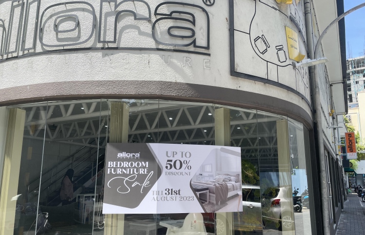 އަލޯރާ އިން ބެޑްރޫމް ފަރުނީޗަރަށް މެގަ ސޭލެއް