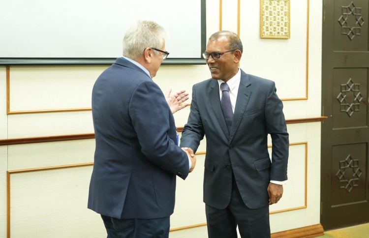 ޔާމީން މިނިވަންކޮށްދިނުމަށް ނަޝީދު އީޔޫ އަށް