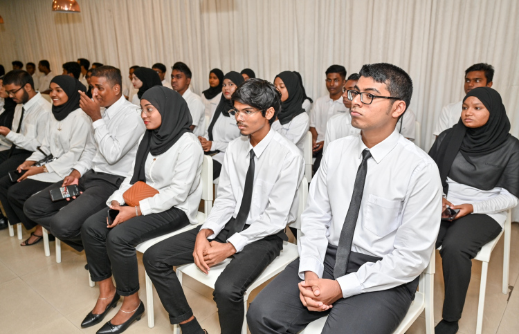 ޔުނިވާސަލް ހަރަދުގައި 5 ދާއިރާއިން ކިޔެވުމުގެ ފުރުސަތު