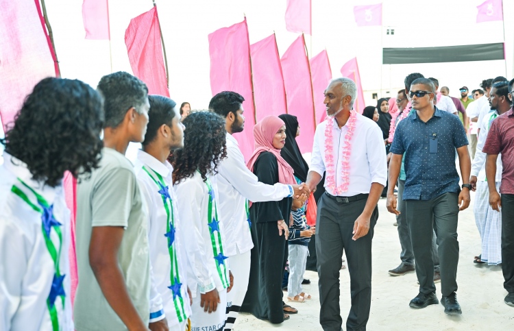 ވ. އަތޮޅުގެ ފަޅެއް ހިއްކައި ޕިކްނިކް އައިލެންޑެއް