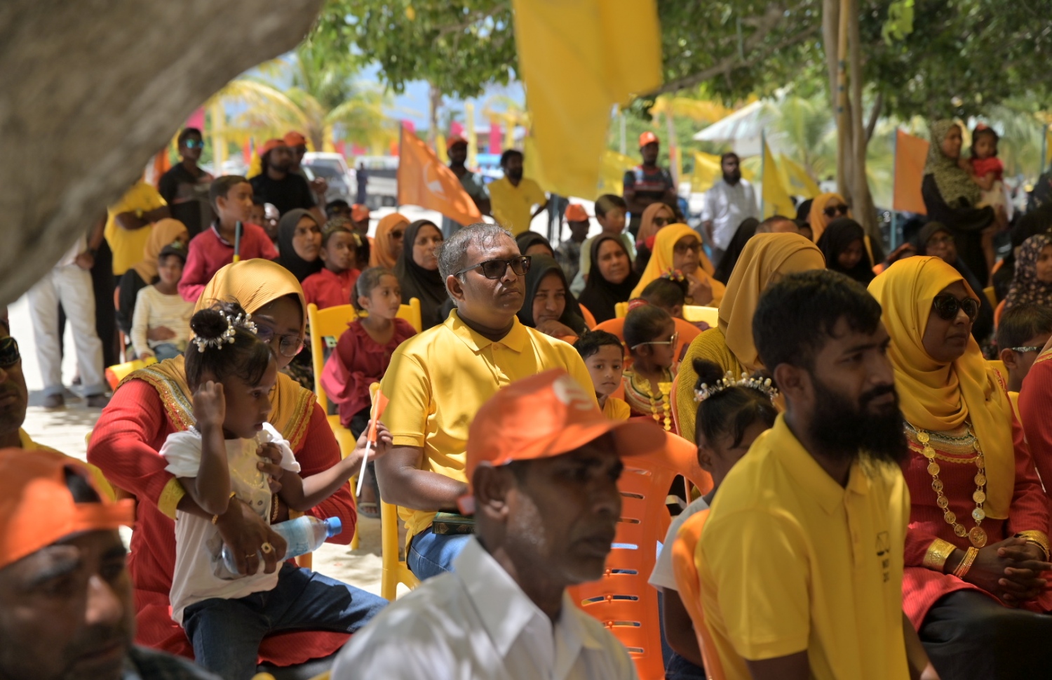 ބ. ގޮއިދޫގައި މިއަދު ބޭއްވި ޖަލްސާގައި އެ ޕާޓީގެ މެމްބަރުން ބައިވެރިވަނީ-- ފޮޓޯ: އެމްޑީޕީ