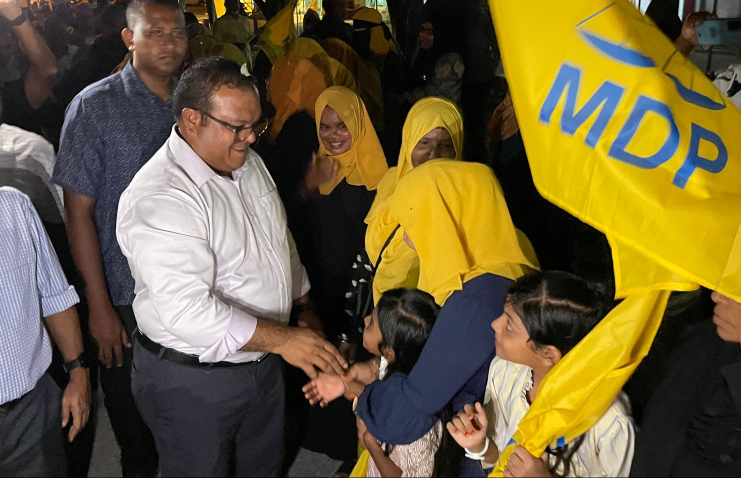 އަސްލަމަށް އައްޑޫން މިރޭ މަރުހަބާ ކިޔަނީ.