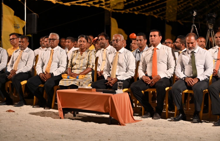 "އިތުރު ހައުސިން ޔުނިޓް އަޅައި ތާރު އަޅައިދޭނަން"