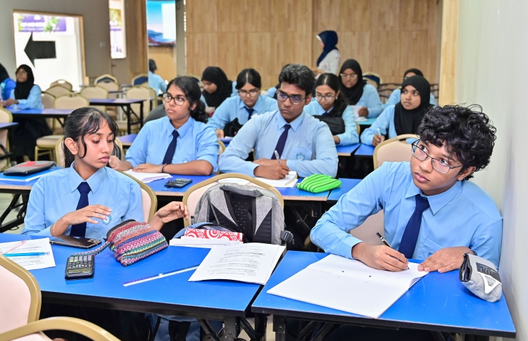 ވީއައިއެޗްއެސްއިން ސްކޮލާޝިޕްގެ ފުރުސަތު ހުޅުވާލައިފި