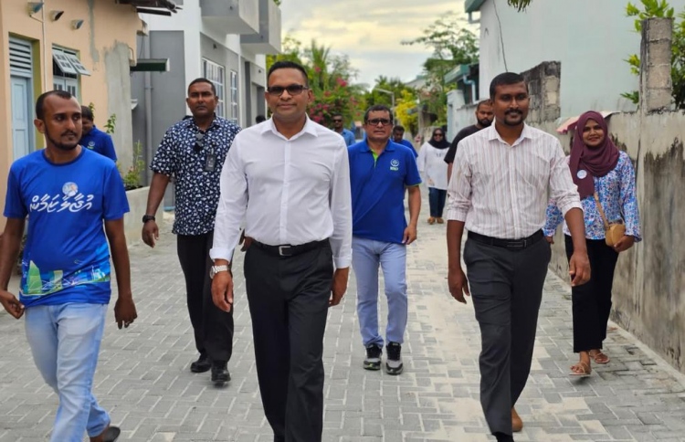 ކެމްޕެއިނަށް ނާޒިމް އައްޑޫ އާއި ފުވައްމުލަކަށް