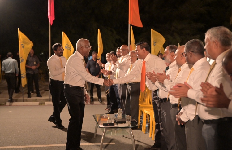 ރުޅި އިސްނުކޮށް ވިސްނުން އިސްކުރޭ: ރައީސް