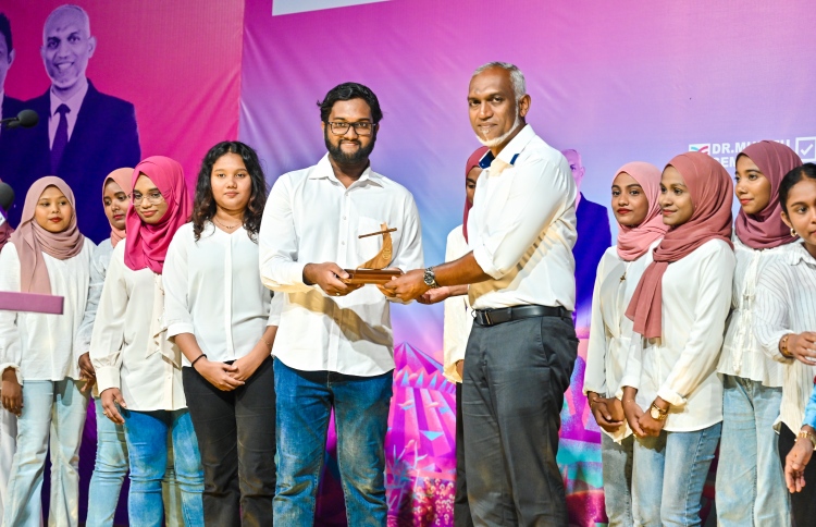 ޕީއެސްއެމް، އެމްއެންޔޫގެ ފްލެޓްތައް އަޅާނަން: މުއިއްޒު