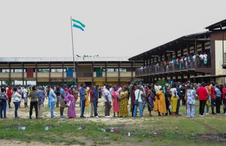 ގަބޯންގެ ވެރިކަން ސިފައިން އަތުލައިފި