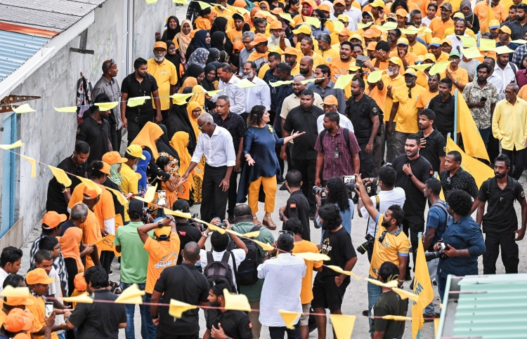 "ރަށު ރައީސް" ވަޑައިގަތުމުން ހިންނަވަރަށް އީދެއް