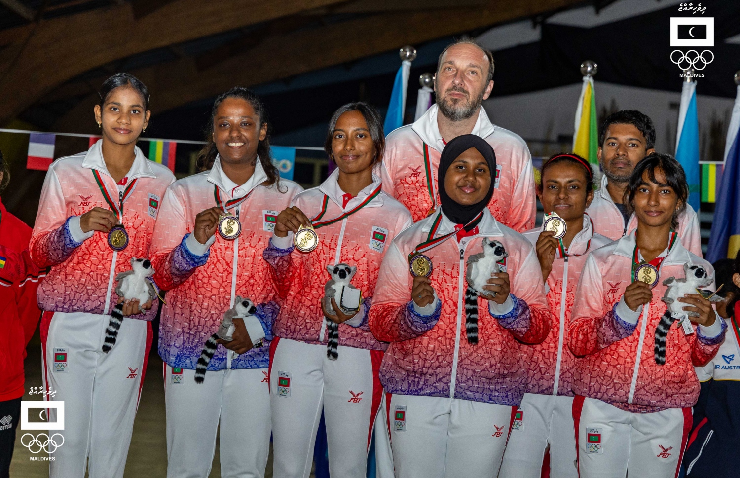 އިންޑިއަން އޯޝަން އައިލެންޑް ގޭމްސްއިން ރަން މެޑަލް ހޯދި ރާއްޖޭގެ ގައުމީ އަންހެން ޓީޓީ ޓީމު: ފޮޓޯ: އިސްމާއީލް ތޯރިގް | އެމްއޯސީ