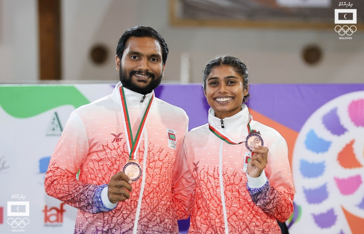 ބޮޓްސްވާނާގައި ޒަޔާން އާއި ނަބާހާގެ ޕެއާ އަށް ރިހި