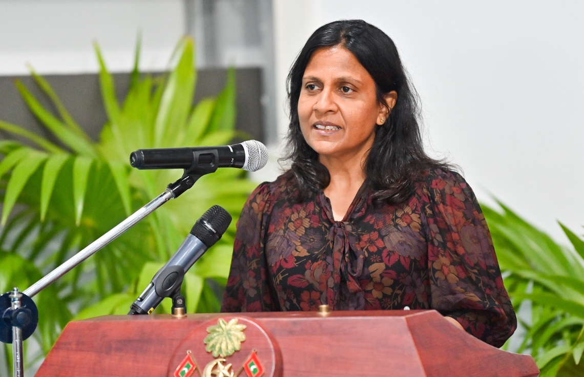 ޑިސްއެބިލިޓީ މެނޭޖްމެންޓް އެންޑް ރިހެބިލިޓޭޝަން ސެންޓަރު ރައީސްގެ އަނބިކަނބަލުން ހުޅުވައިދެއްވައި، ވާހަކަ ދައްކަވަނީ.-- ފޮޓޯ: ރައީސް އޮފީސް