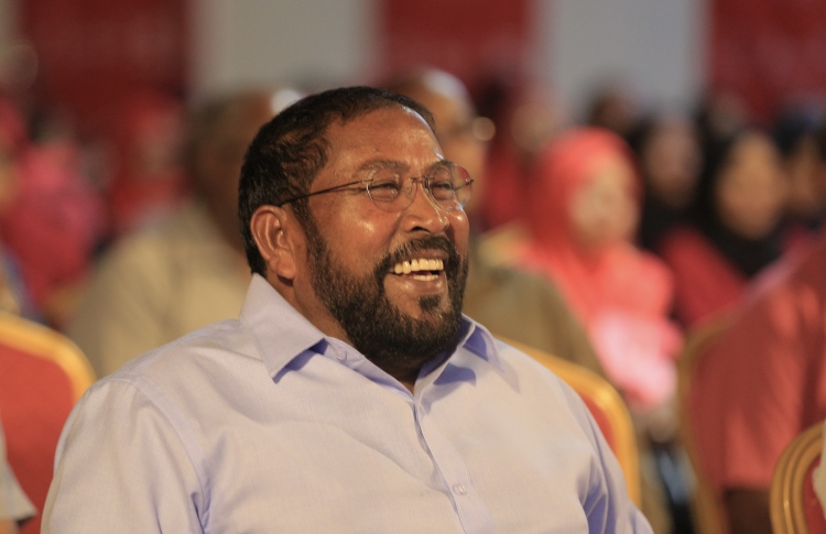 "ހަ މަސް ތެރޭ ޝަންގްރިއްލާ އާއި ހެރެތެރެ ހަދާނަން"