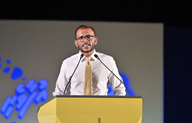 ރައީސް ކަމުދިޔައީ ސިޔާސީ ވެރިން ހައްޔަރު ނުކުރާތީ