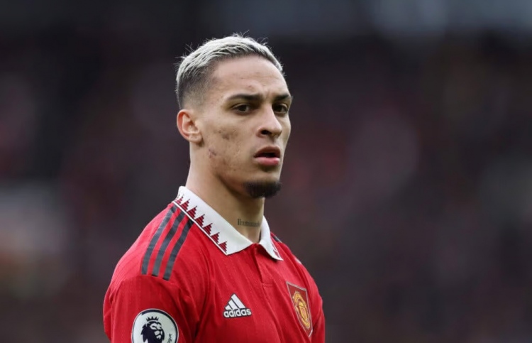 ގެވެށި އަނިޔާގެ ތުހުމަތަށް އެންޓޮނީ ގައުމީ ޓީމުން ބޭރު