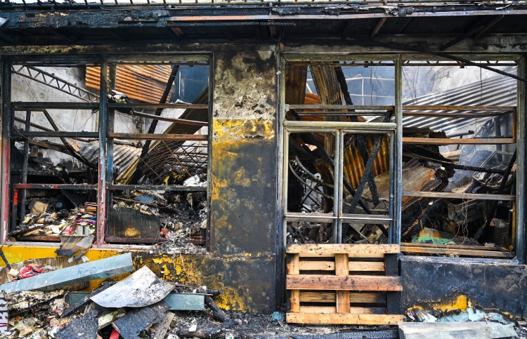 40 އަހަރުގެ މަސައްކަތް އަނދައި ހުލިވީ ކުރިމަަތިން