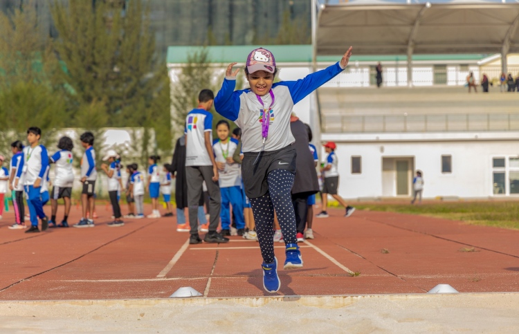 އައިލެންޑާސް އެޑިއުކޭޝަނުން ކުޅިވަރާ ބެހޭ އެކަޑަމީއެއް