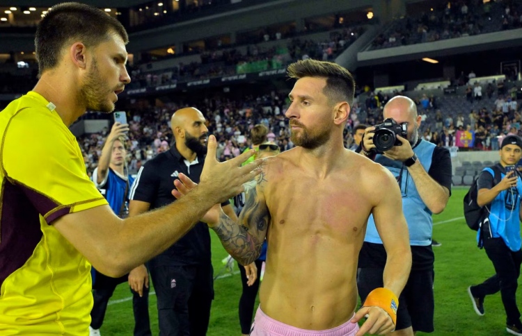 މެސީގެ ބޮޑީގާޑަށް އަހަރަކު 3.5 މިލިއަން ޑޮލަރު