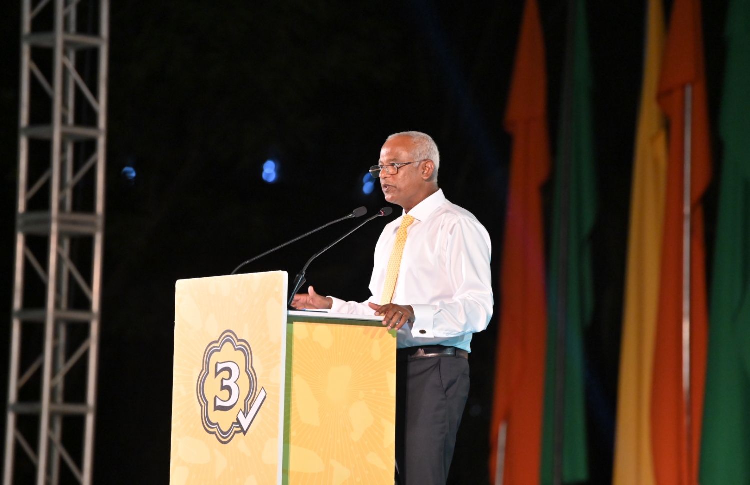 "އުފާވެރި އައްޑޫ" ޖަލްސާގެ ތެރެއިން: އެއްބުރުން އިންތިހާބު ކާމިޔާބުވާނެކަން ކަށަވަރުވެއްޖެ ކަމަށް ރައީސް ވިދާޅުވި