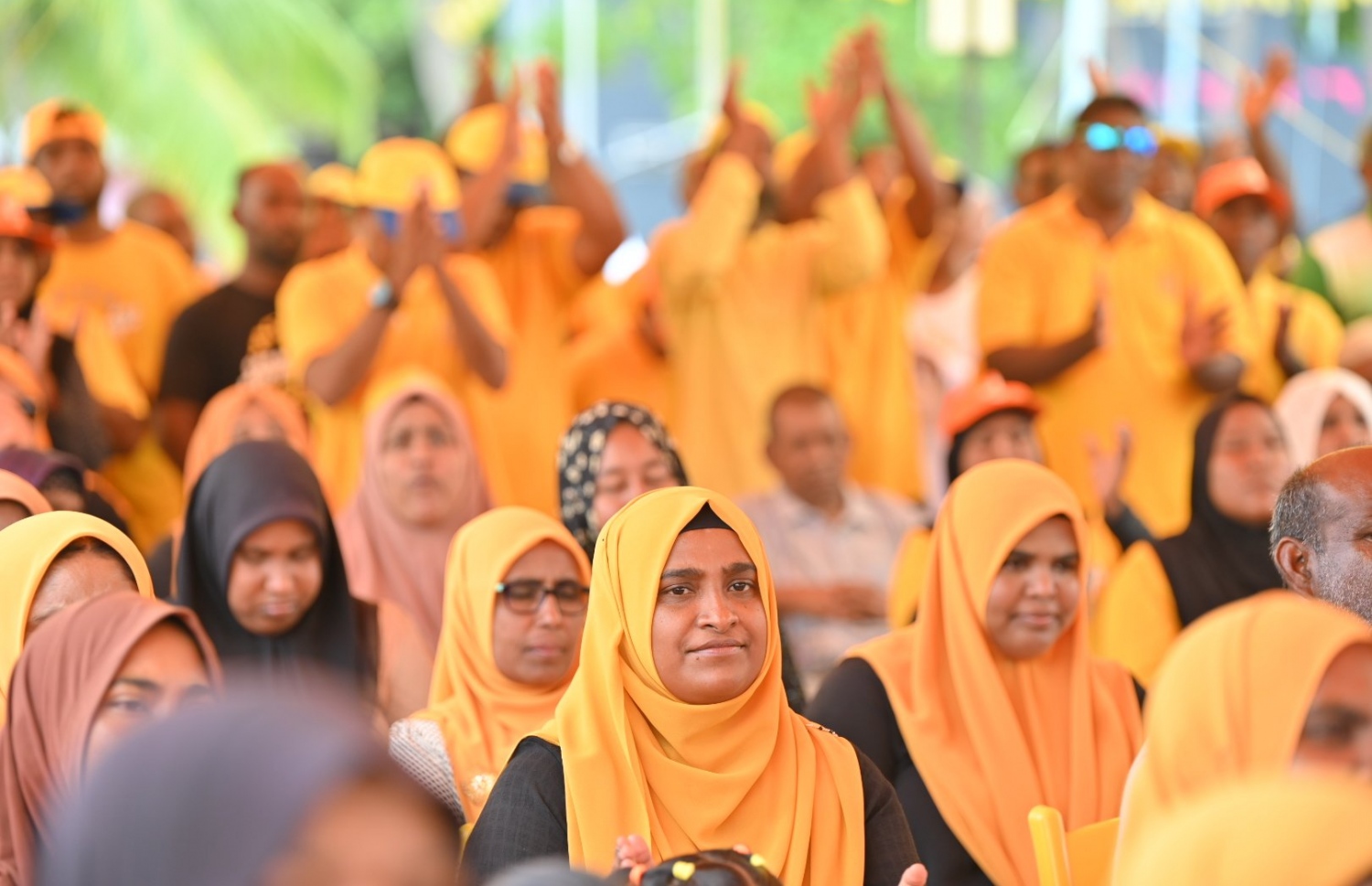 ނިލަންދޫގައި ބޭއްވި ޖަލްސާގައި ސަޕޯޓަރުން ބައިވެރިވަނީ.