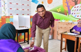 Maldives National Party (MNP) presidential candidate Mohamed Nazim casting his vote