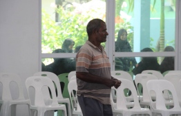 A voter at Raa atoll Meedhoo voting center-- Photo: Ibrahim Rafhan | Mihaaru Reader