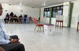 Voting continues at Himmafushi-- Photo: Risheef | Mihaaru Reader