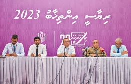 Members of the Election Commission speaking at a press briefing.-- Photo: Mihaaru