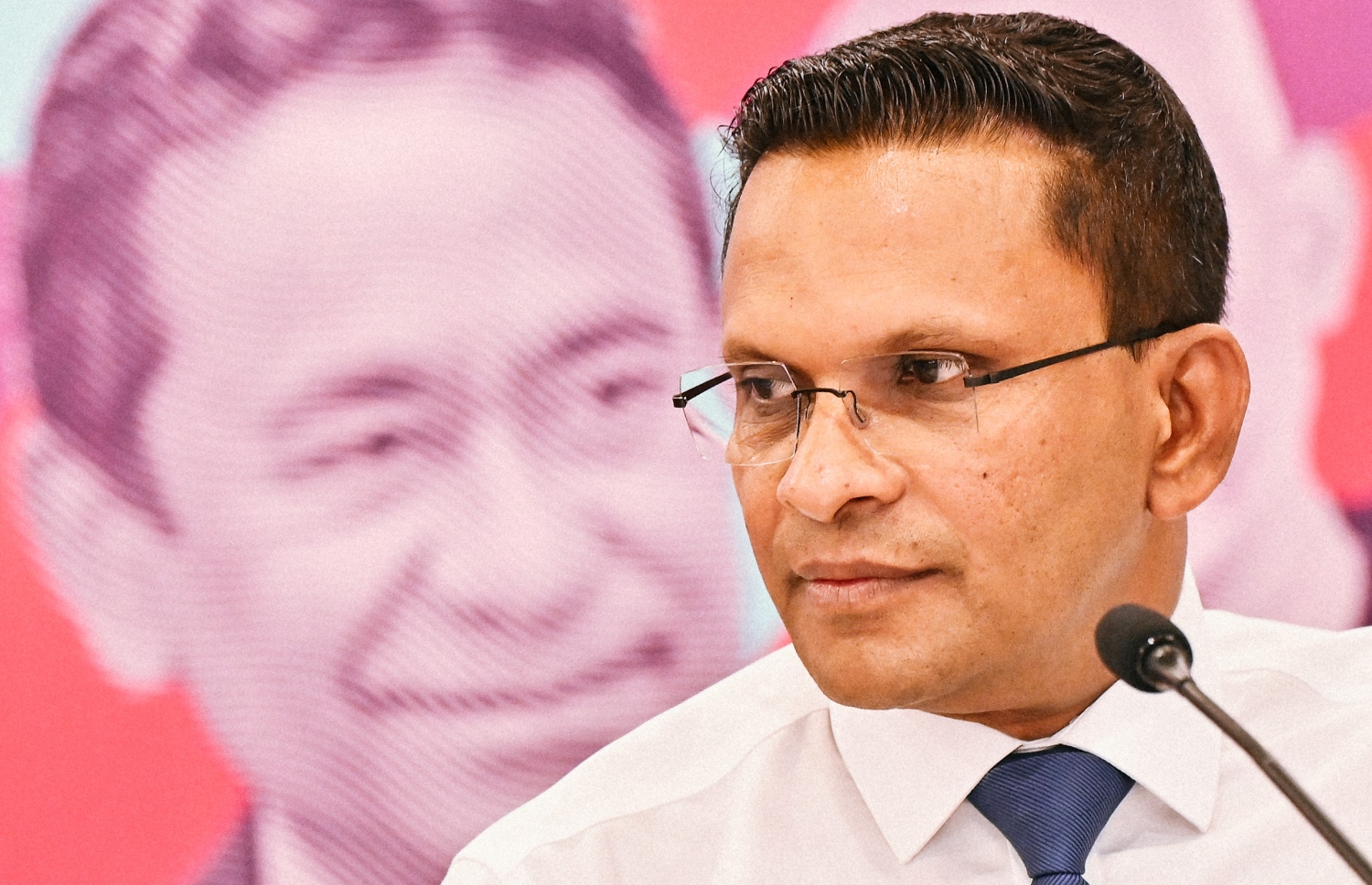 ނޫސްވެރިންގެ ބައްދަލުވުމުގައި ނާޒިމް: އޭނާ ވެސް ވަނީ ޕޮލްކޯ އާއި ސިފްކޯގެ ވިޔަފާރިތައް ހުއްޓާލަން ޖެހޭ ކަމަށް ވިދާޅުވެފައި - ފޮޓޯ: ނިޝާން އަލީ / މިހާރު