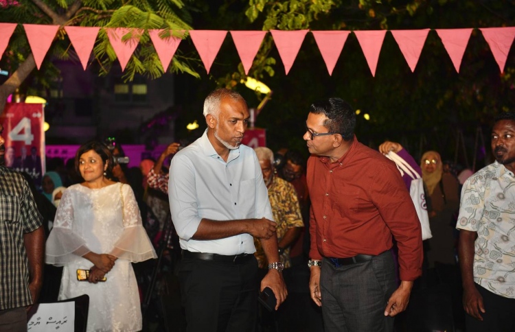 ހީވީ އާއިލާގެ ތެރެއަށް ވަދެވުނުހެން: ނާޒިމް