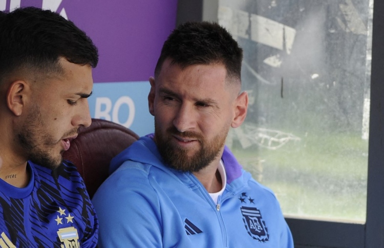 މެސީ ވަރުބަލިވެފައިި ހުރުމުން ސްކޮޑުން އުނިކޮށްފި