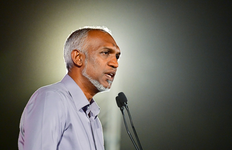 ރީރަޖިސްޓަރީވި އަދަދާ މެދު މުއިއްޒުގެ ކަންބޮޑުވުން!